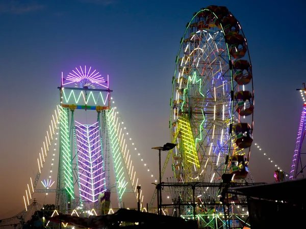 depositphotos_581651022-stock-photo-giant-wheel-carnival-ride-ferris